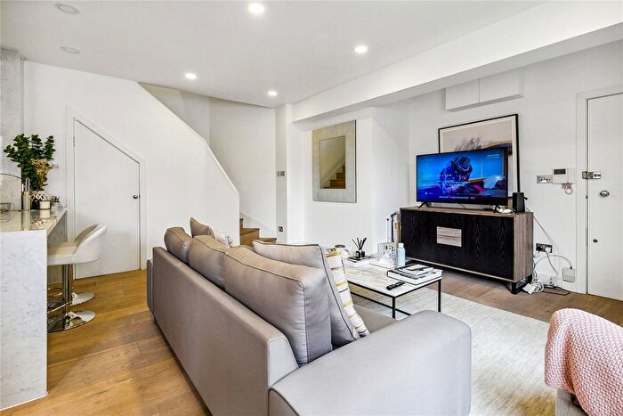 2 Bedroom Flat For Sale In Swan Court, Chelsea Manor Street, London, SW3