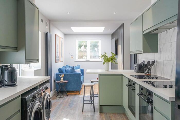 7 Bedroom House To Rent In Milton Road, Southampton, SO15