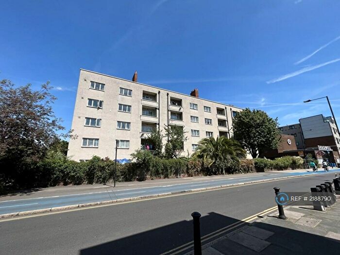 4 Bedroom Flat To Rent In Maddocks House, London, E1