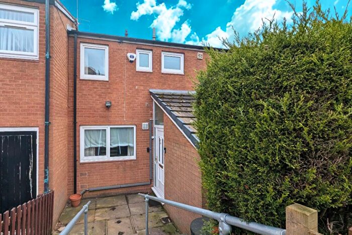 3 Bedroom Terraced House For Sale In Cottingley Green, Leeds, LS11