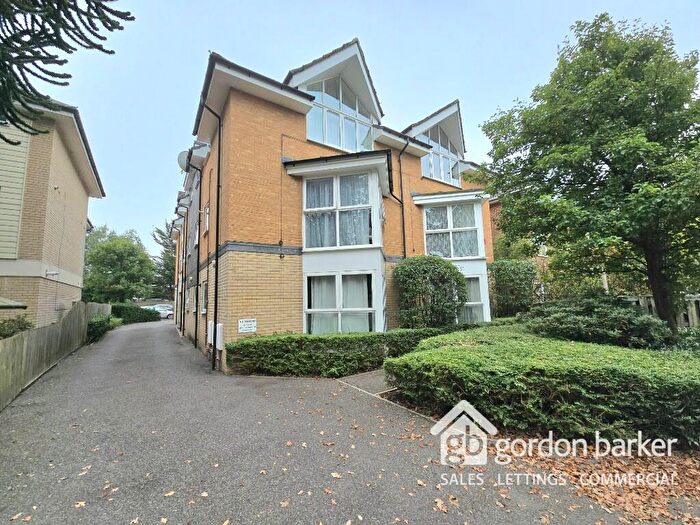 2 Bedroom Apartment To Rent In Richmond Park Road, Bournemouth, Dorset, BH8