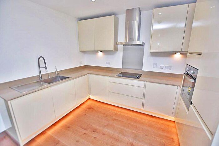 2 Bedroom Flat To Rent In Guinevere Point, Fairmeadow, Maidstone, ME14