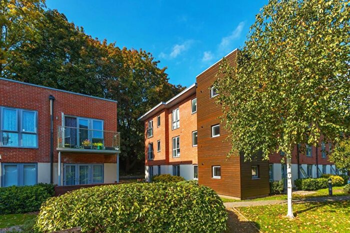 2 Bedroom Flat To Rent In Morewood Close, Sevenoaks, TN13