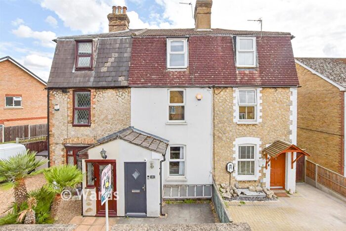 3 Bedroom Terraced House For Sale In Hartnup Street, Maidstone, Kent, ME16