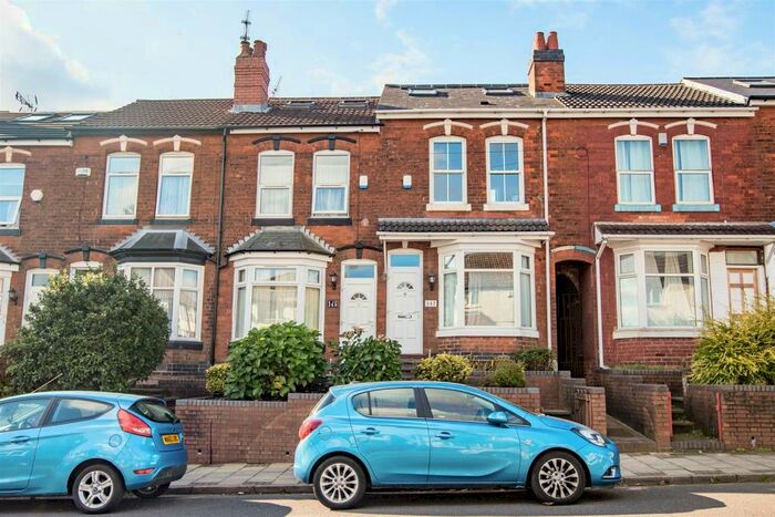 6 Bedroom House To Rent In Warwards Lane, Birmingham, B29