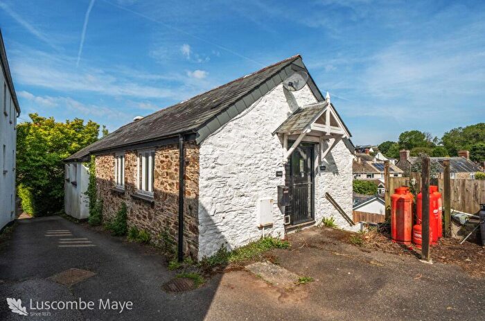 2 Bedroom Cottage For Sale In Fore Street, Holbeton, PL8