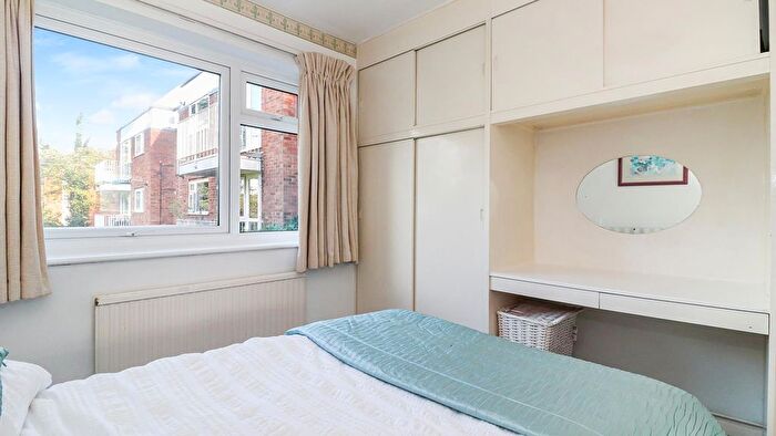 2 Bedroom Flat For Sale In Parkside, Eastbury Road, Watford, WD19