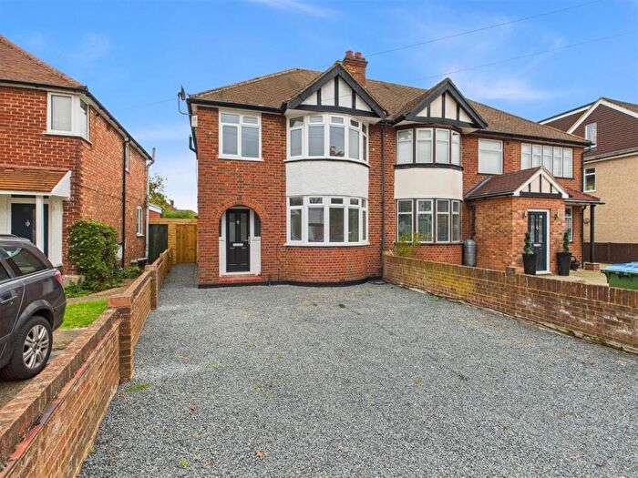 3 Bedroom Semi-Detached House For Sale In Garden Road, Walton-On-Thames, KT12