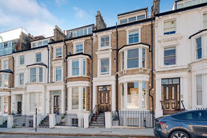 2 Bedroom Apartment For Sale In Primrose Gardens, London, NW3
