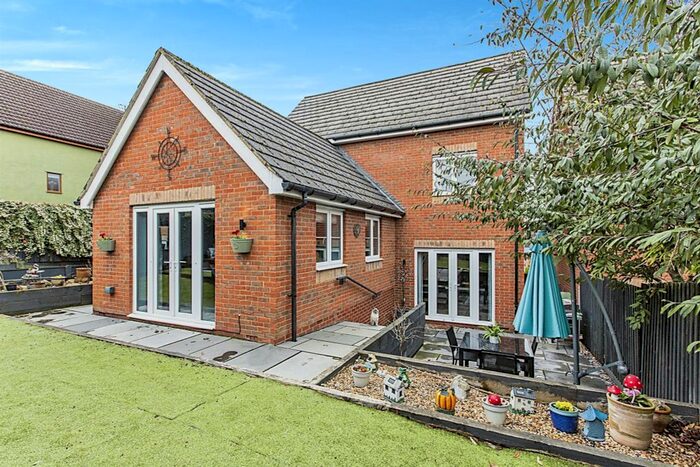 5 Bedroom Detached House For Sale In James Gribble Court, Raunds, Wellingborough, NN9