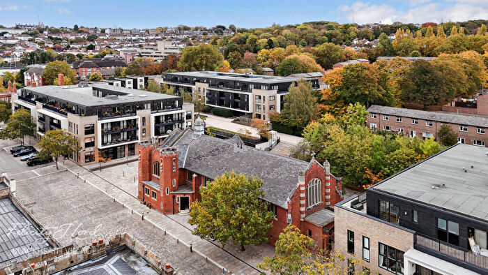 2 Bedroom Apartment For Sale In Ashmore Road, London, SE18