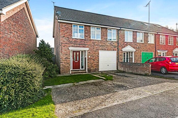 3 Bedroom End Of Terrace House For Sale In Woodbury Avenue, East Grinstead, RH19