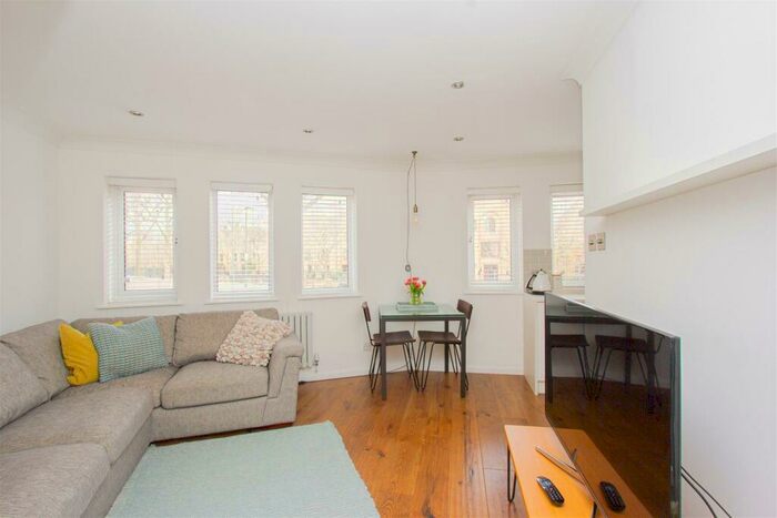 2 Bedroom Duplex To Rent In Cork Square, Wapping, E1W