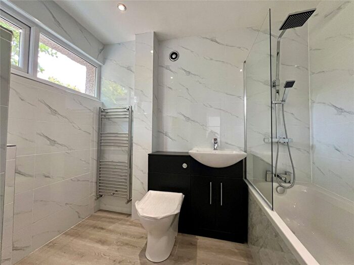 2 Bedroom Bungalow For Sale In Spout Way, Malinslee, Telford, Shropshire, TF3