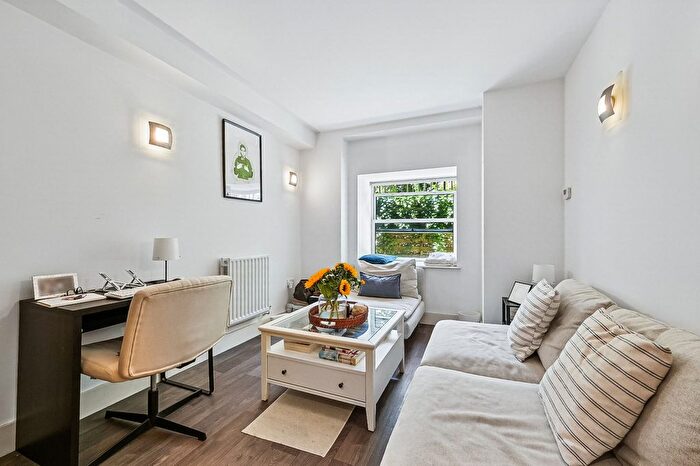 1 Bedroom Flat To Rent In Cadogan Road, London, SE18
