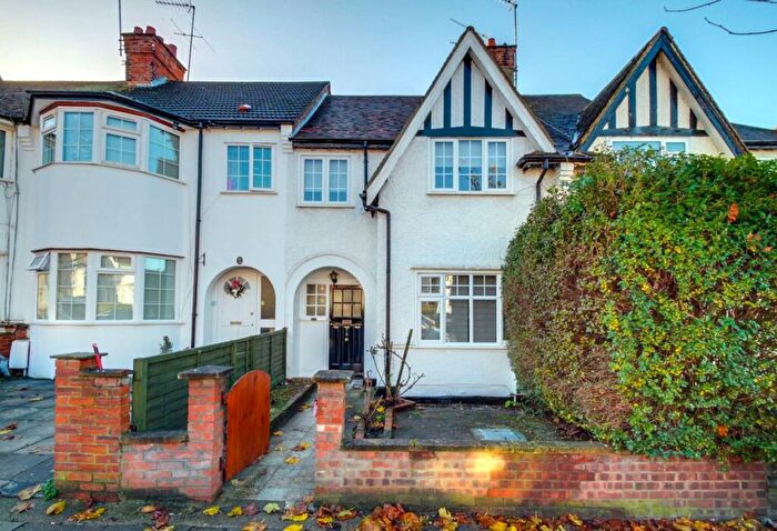 4 Bedroom Terraced House For Sale In Sandringham Road, Golders Green, NW11