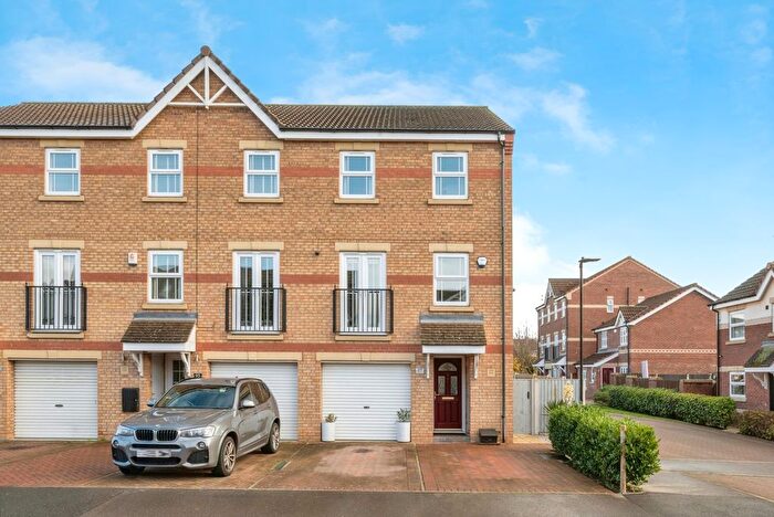 3 Bedroom Semi Detached House For Sale In Wakelam Drive, Armthorpe, Doncaster, South Yorkshire, DN3