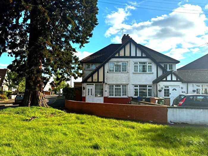 3 Bedroom Semi Detached House For Sale In Boxtree Lane, Harrow, HA3