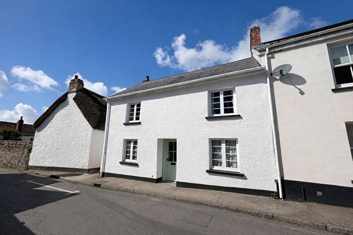 3 Bedroom End Terrace House For Sale In East Street, Braunton, Devon, EX33