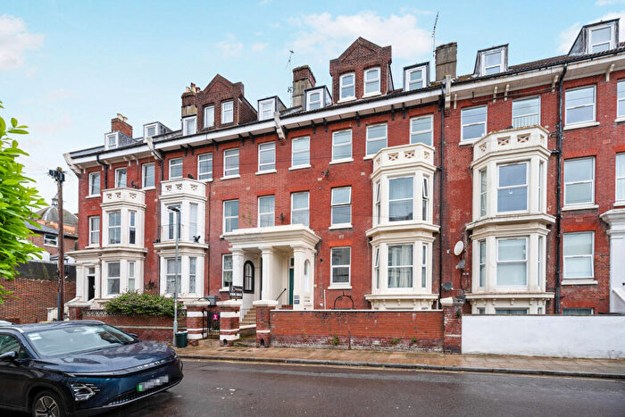 1 Bedroom Flat To Rent In Ashburton Road, Southsea, Hampshire, PO5