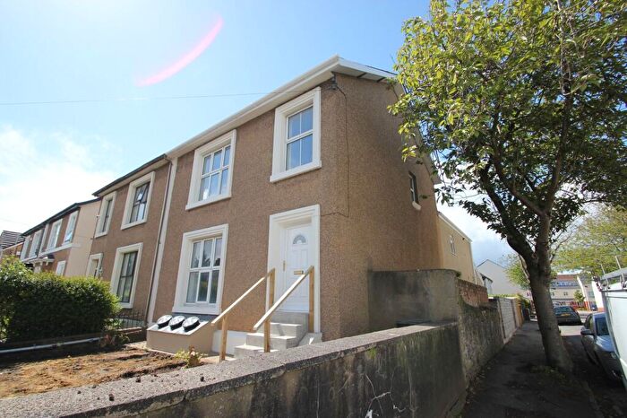 4 Bedroom Flat To Rent In Gabalfa, Cardiff, CF14