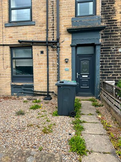 2 Bedroom Terraced House To Rent In New Hey Road, Huddersfield, HD3