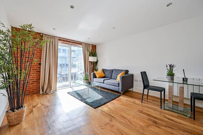 2 Bedroom Flat For Sale In Warehouse Court, Woolwich Riverside, London, SE18