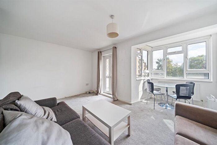 4 Bedroom Flat To Rent In Chobham Gardens, Southfields, SW19