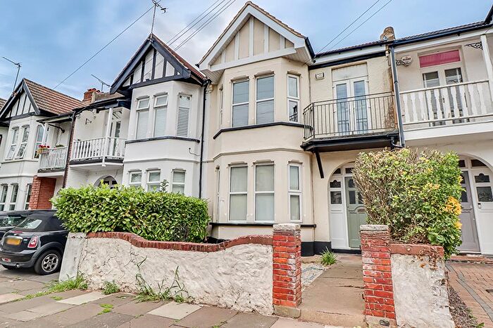 4 Bedroom Terraced House For Sale In Plas Newydd, Thorpe Bay, SS1