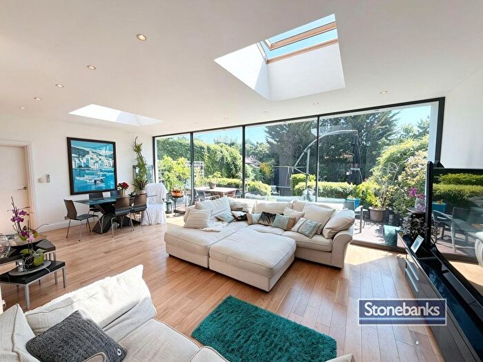 6 Bedroom Detached House For Sale In Corringway, Ealing, W5