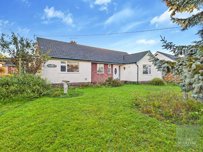 3 Bedroom Detached Bungalow For Sale In Skinners Lane, Metfield, IP20