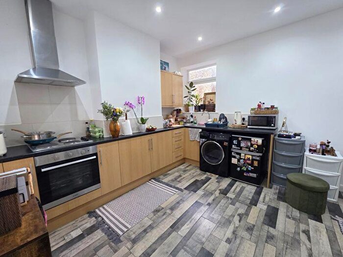 1 Bedroom Flat To Rent In London Road, Westcliff-On-Sea, SS0