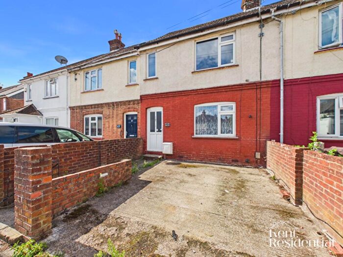 3 Bedroom Terraced House For Sale In Whyman Avenue, Chatham, ME4