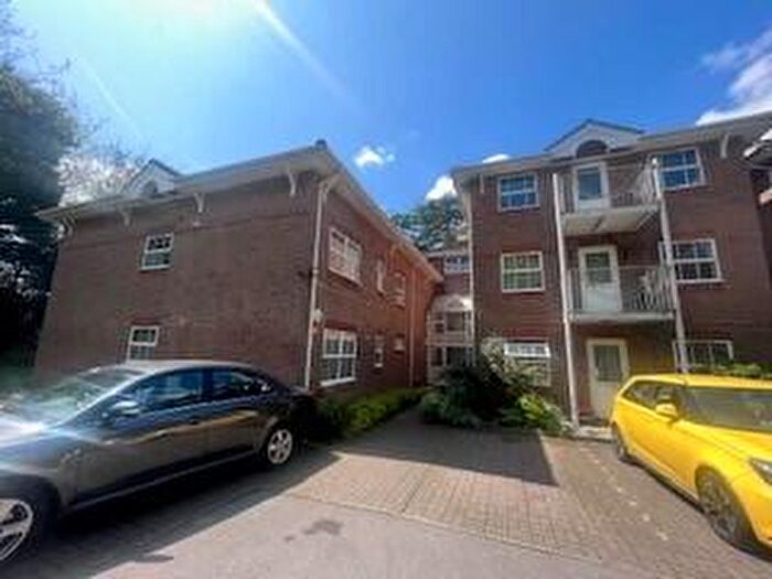 2 Bedroom Apartment To Rent In Winchester Road, Southampton, SO16