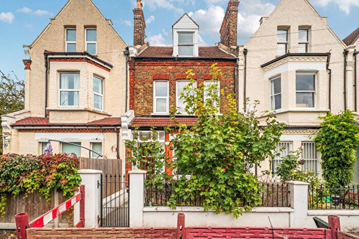 5 Bedroom Terraced House To Rent In Estreham Road, London, SW16