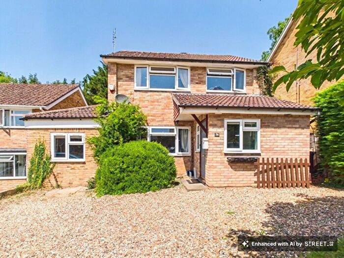 3 Bedroom Detached House For Sale In Impstone Road, Pamber Heath, RG26