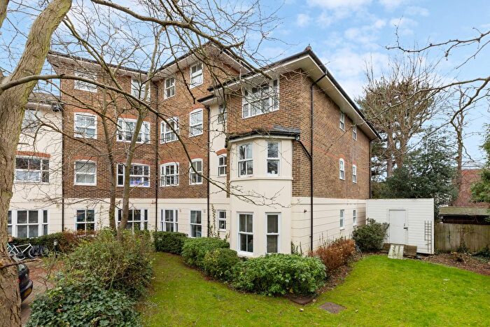 1 Bedroom Flat To Rent In Kings Court, Bessborough Road, SW15