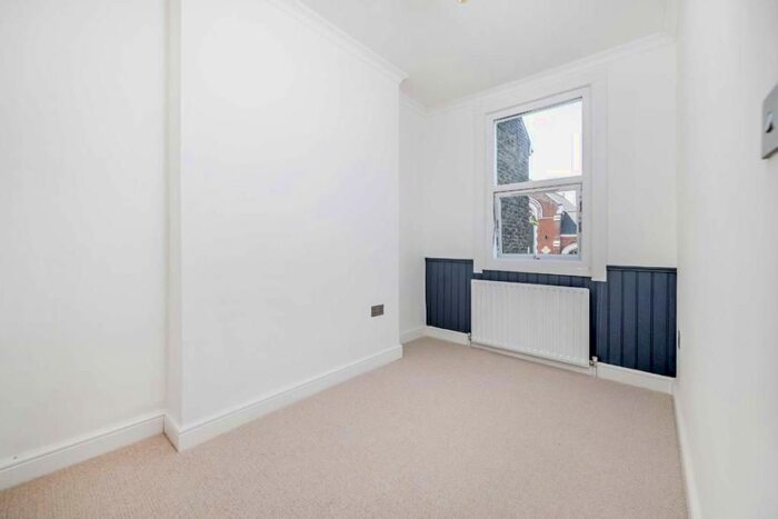 4 Bedroom Flat To Rent In High Street, London, NW10