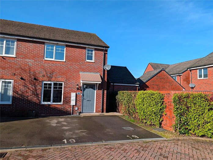 3 Bedroom Semi Detached House For Sale In Logan Place, Kidderminster, Worcestershire, DY11