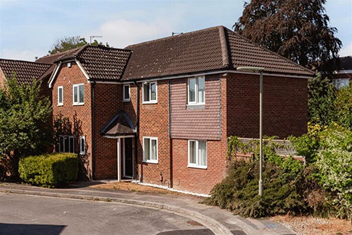 5 Bedroom Detached House For Sale In Budgen Drive, Redhill, RH1