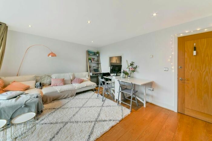 1 Bedroom Flat To Rent In Wards Wharf Approach, London, E16