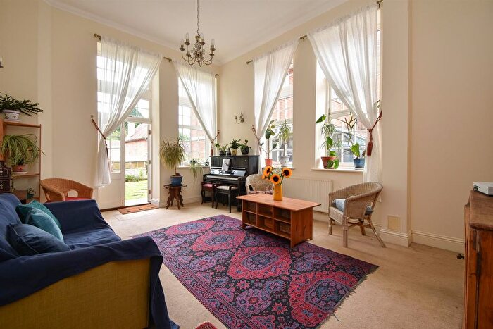 4 Bedroom Semi-Detached House For Sale In Buchanan Gardens, St. Leonards-On-Sea, TN38