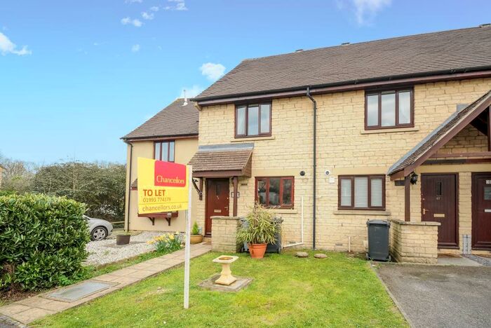 2 Bedroom End Of Terrace House To Rent In Farmington Drive, Witney, OX28