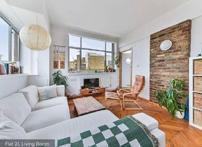 2 Bedroom Flat To Rent In Grove House - Tudor Grove, E9