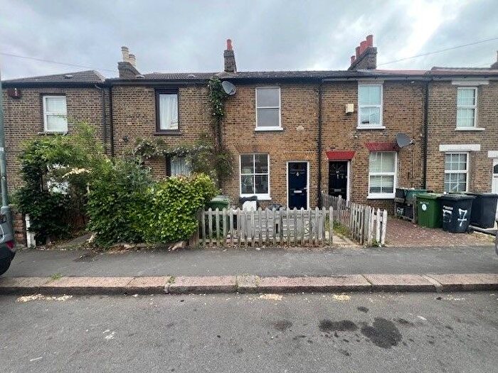 2 Bedroom Terraced House To Rent In Eleanor Road, Waltham Cross, EN8