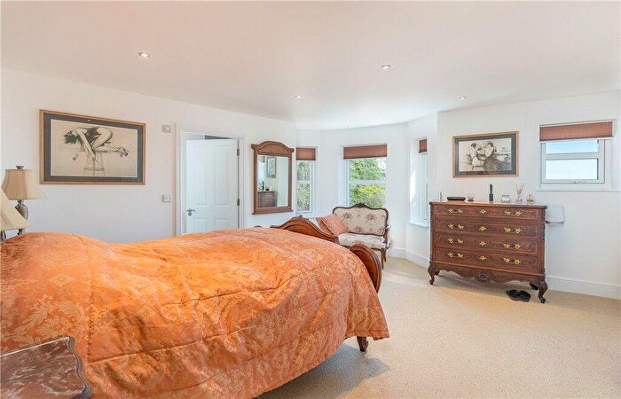 4 Bedroom Apartment For Sale In Metropole, Esplanade, Ventnor, PO38