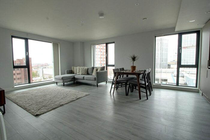 2 Bedroom Flat To Rent In St. Martins Place, Broad Street, Birmingham City Centre, B15