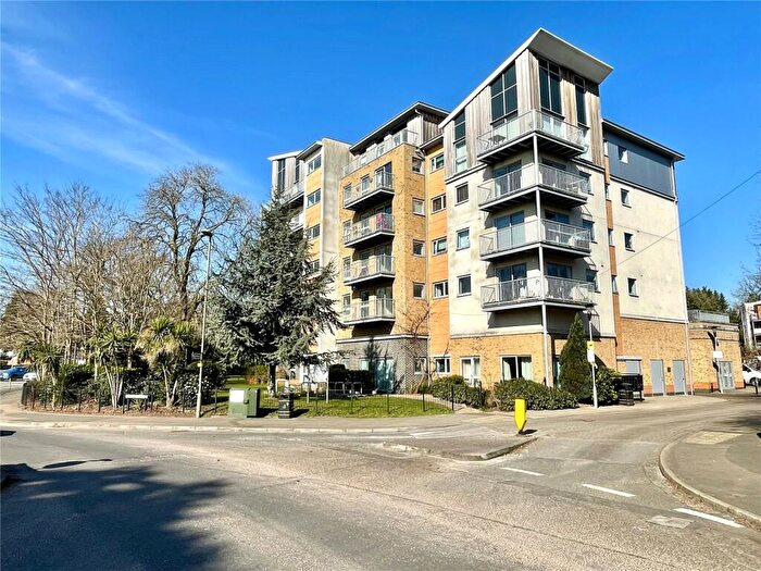 1 Bedroom Flat For Sale In Coombe Way, Farnborough, Hampshire, GU14