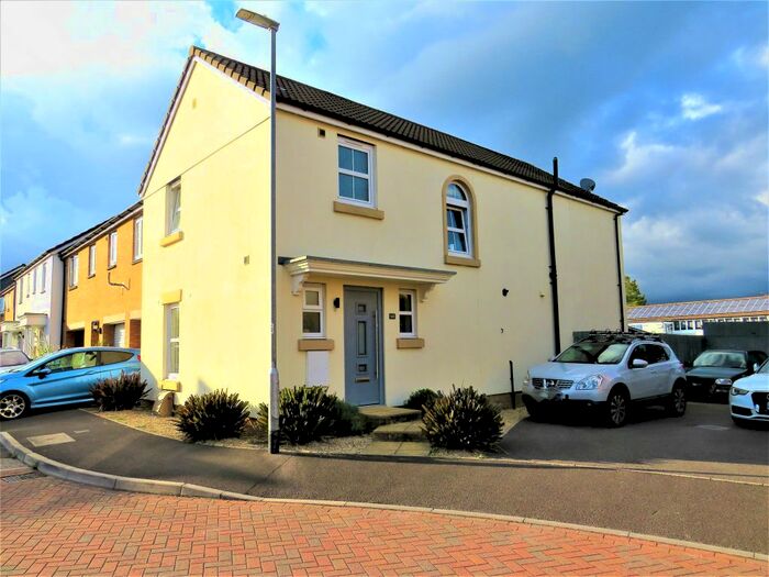 4 Bedroom End Of Terrace House For Sale In Kingswood Road, Crewkerne, TA18