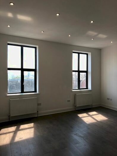 2 Bedroom Flat To Rent In Chapeltown Road, Leeds, LS7